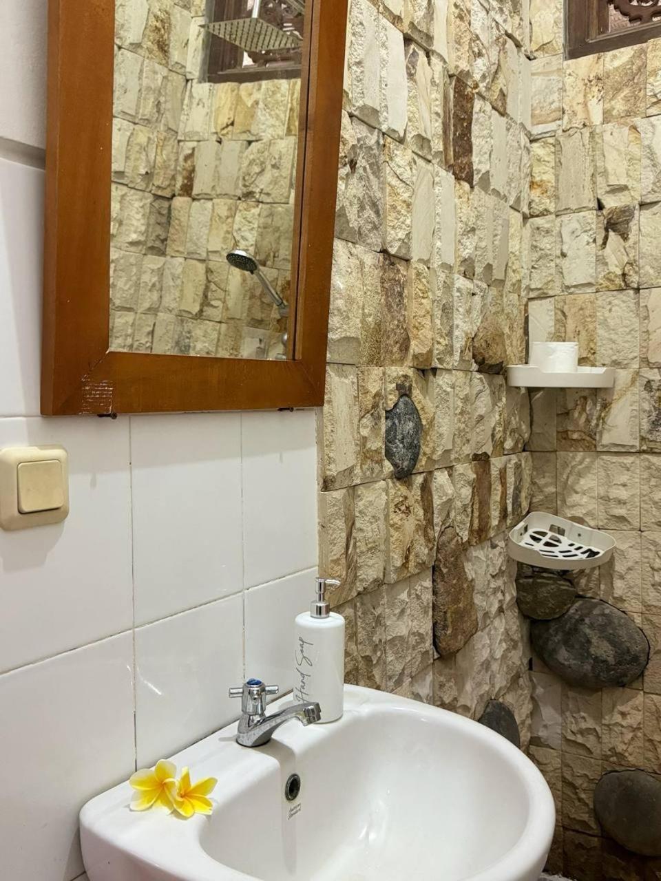 Jasri Narafa'S Guest House מראה חיצוני תמונה